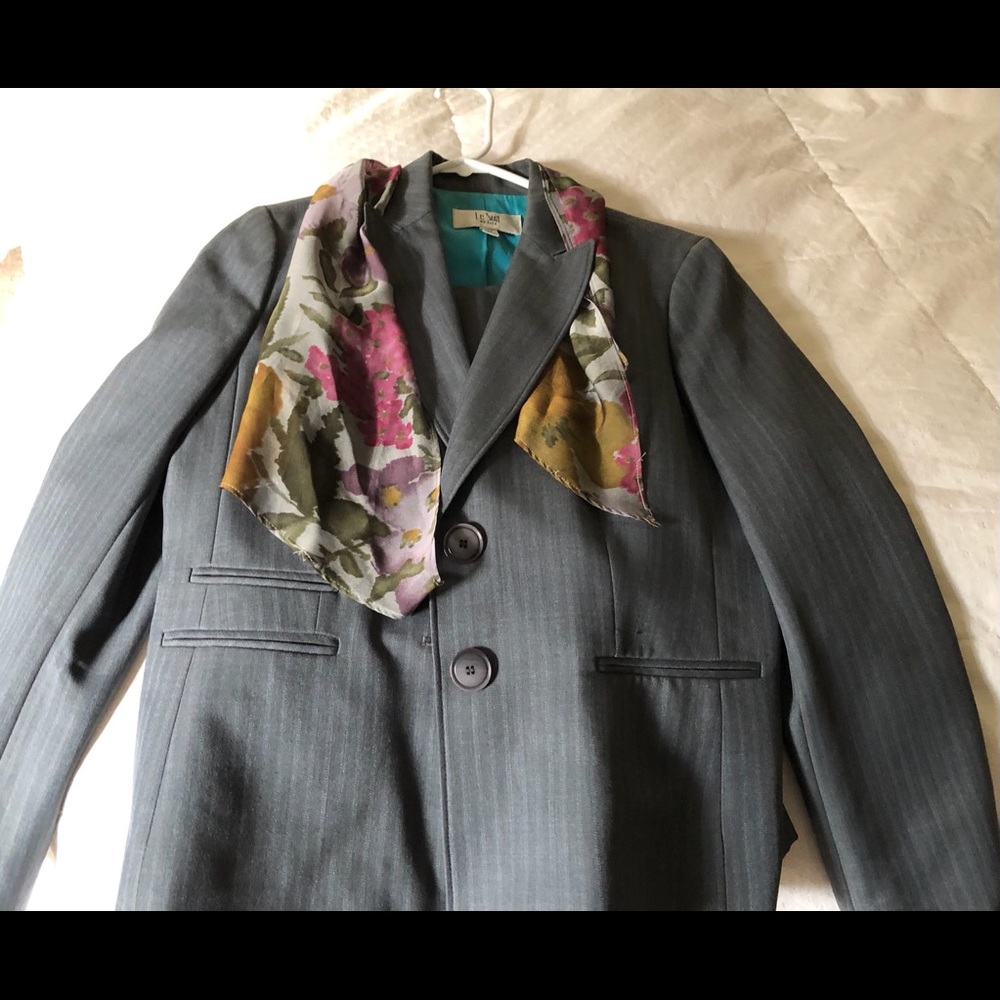 Le suit suit well used
